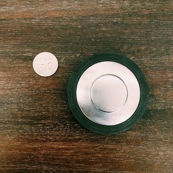 Becca x Javlyn Hill Shimmering Highlighter - Picture 7 of 7